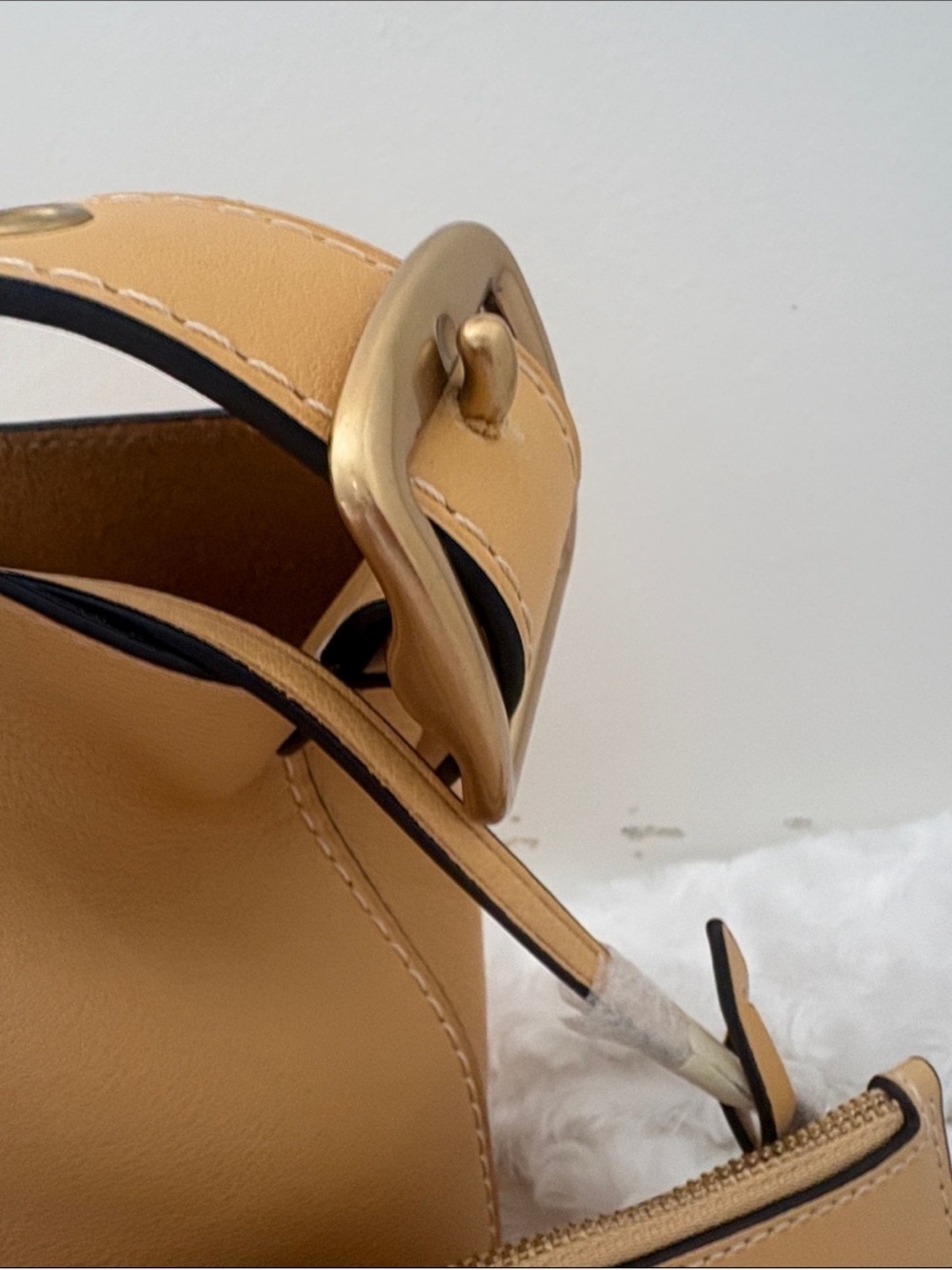 COACH Bleeker vanilla Leather small Bucket Shoulder Bag with Pouch - Picture 4 of 11